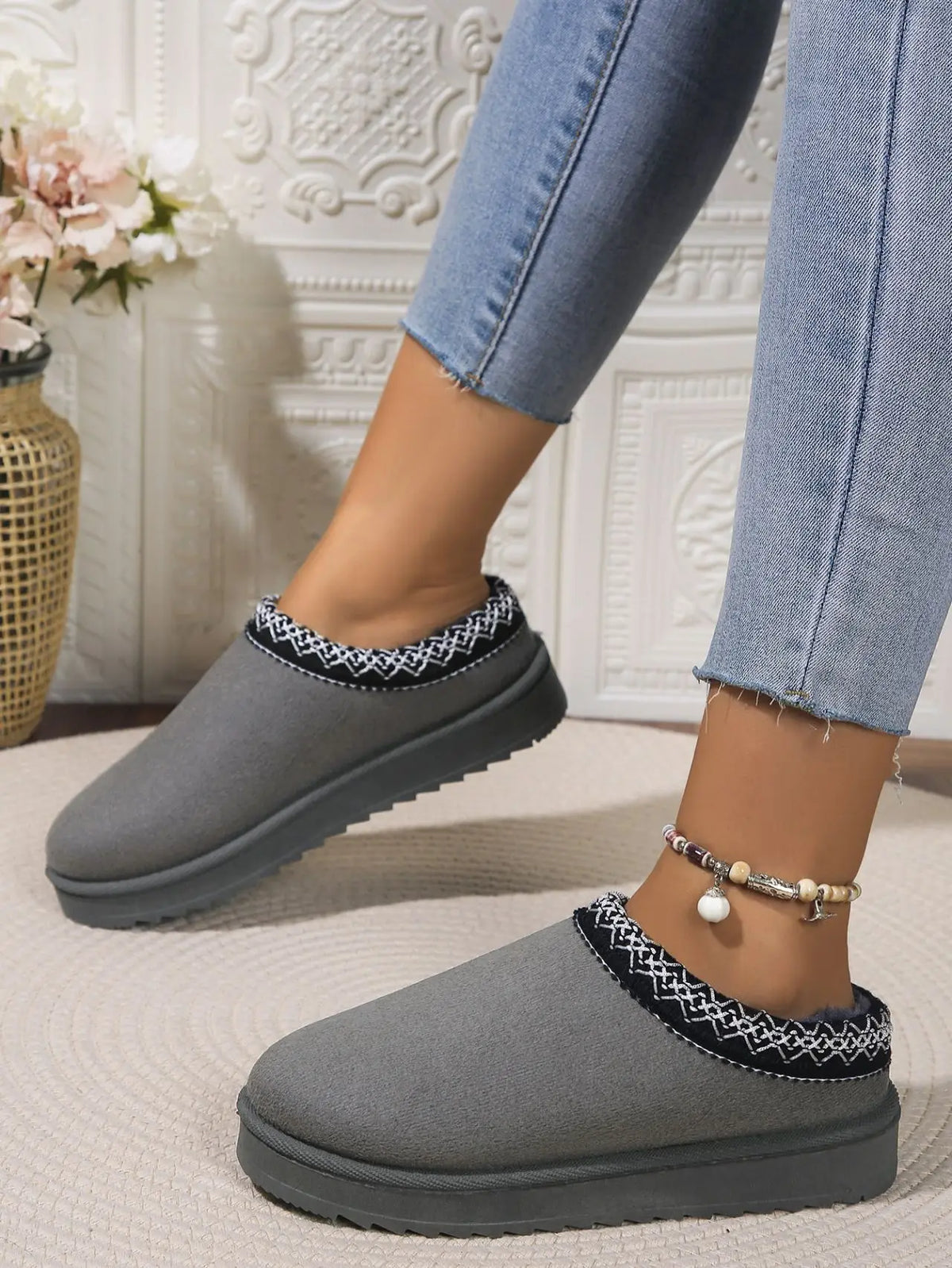 Snow Boots Women Winter New Cashmere Warm Thick Soles Without Heel-covered Hair Half Slipper Cotton Shoes Cashmere Warm Boots