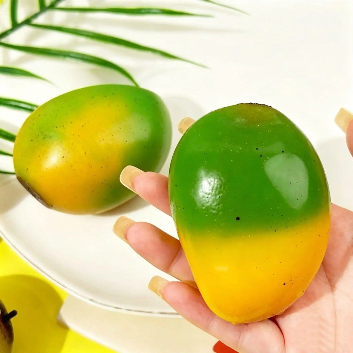 Hot Selling Realistic Temperature Sensitive Color Changing Mango Stress Relief Squeeze Fidget Toy ASMR for Adults Stress Relief