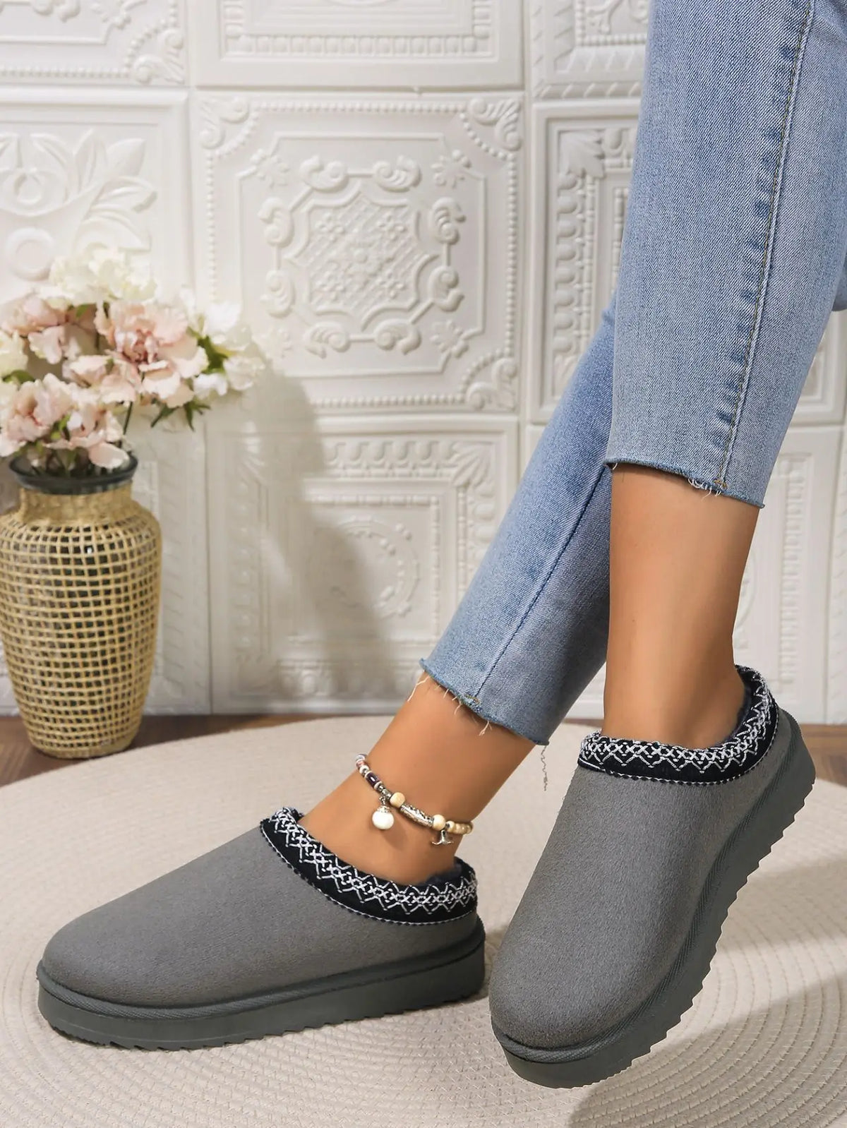Snow Boots Women Winter New Cashmere Warm Thick Soles Without Heel-covered Hair Half Slipper Cotton Shoes Cashmere Warm Boots
