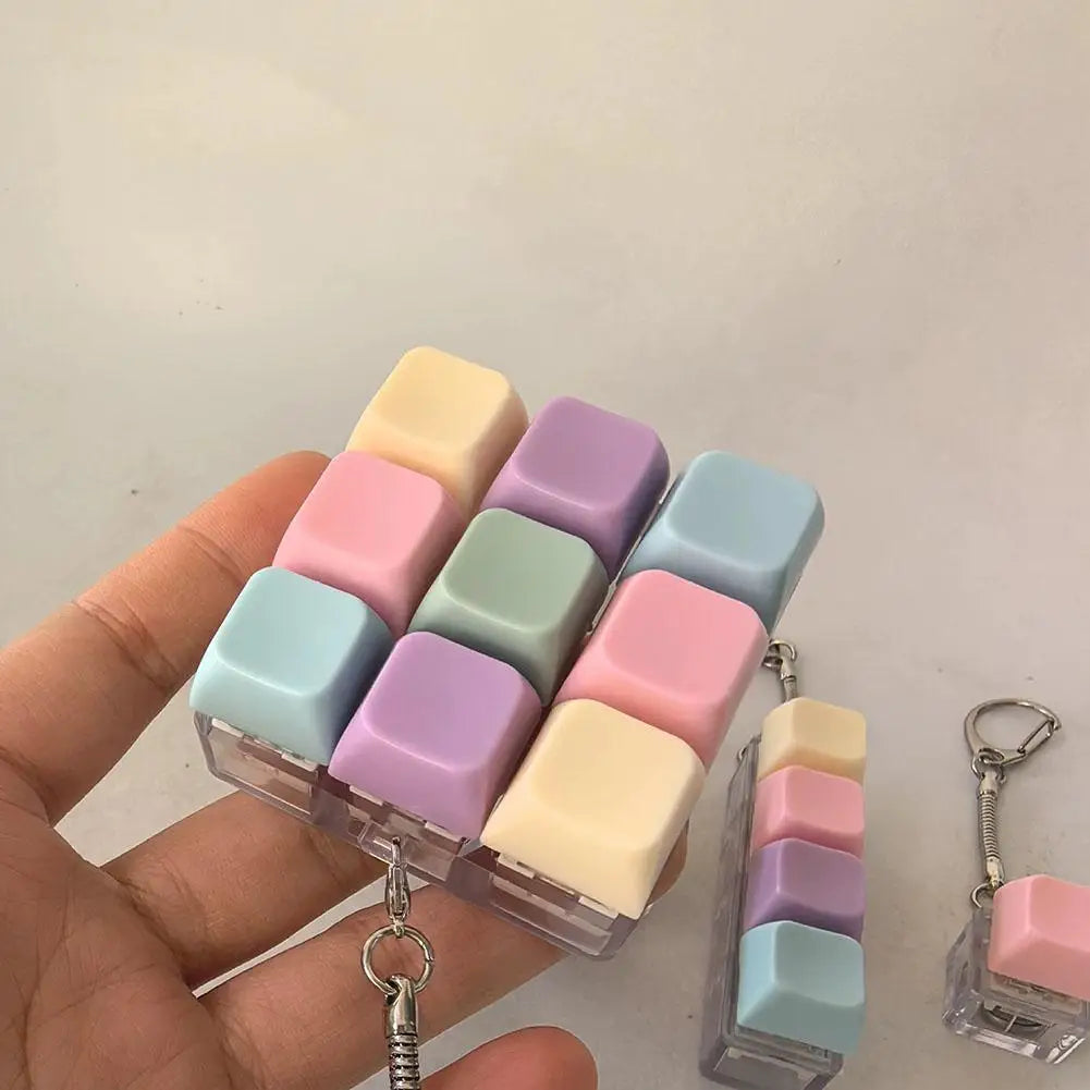 1/4/5/9 Button Keyboard Fidget Clicker Mechanical Keyboard Fidget Keychain For Gifts To Pass The Boring Time (Without LED Light)