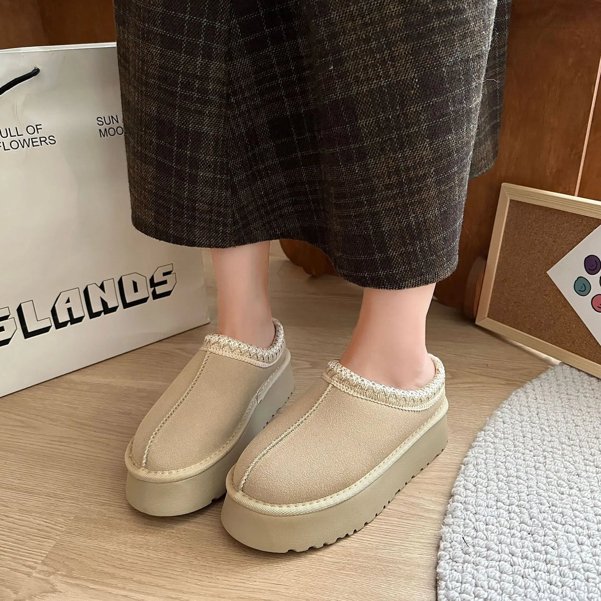 Snow Boots for Women 2024 Winter New Cashmere Warm Platform Without Heel-covered Hair Half Slipper Cotton Shoes for Women Q426
