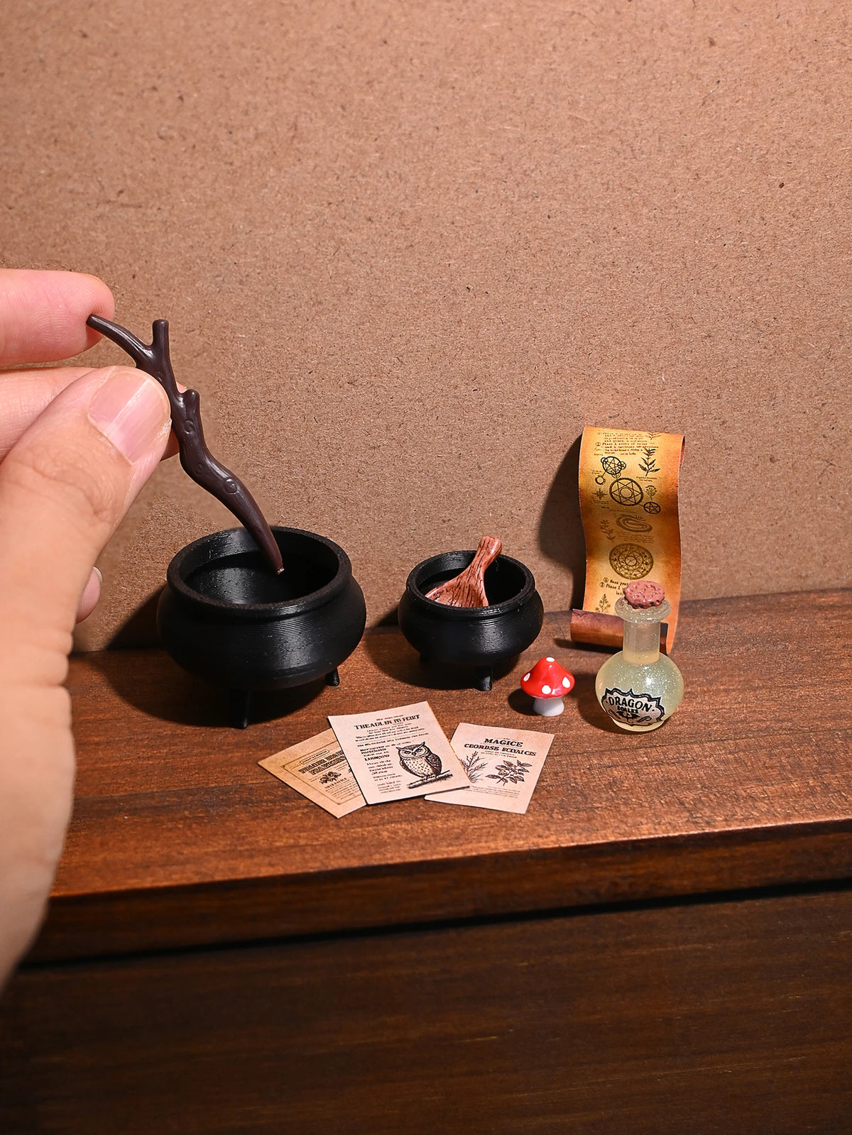 Miniature Magic Crucible Scene Decorations, Suitable for Model House Construction and Set-Up, 1/12 Dollhouse Model House Decoration Accessories, Photography Props, Micro-Landscape Decorations, Miniatures Decoration, Small Gif