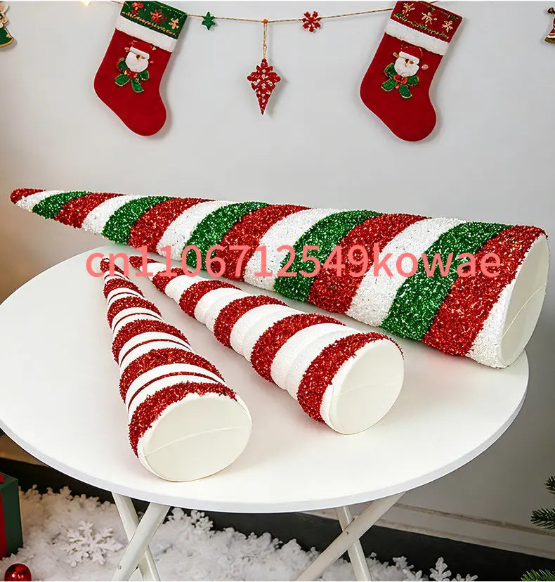Christmas Decorations: Conical Tree Tower, Plastic V-shaped Tabletop Decoration, Window Display Coffee Shop Atmosphere
